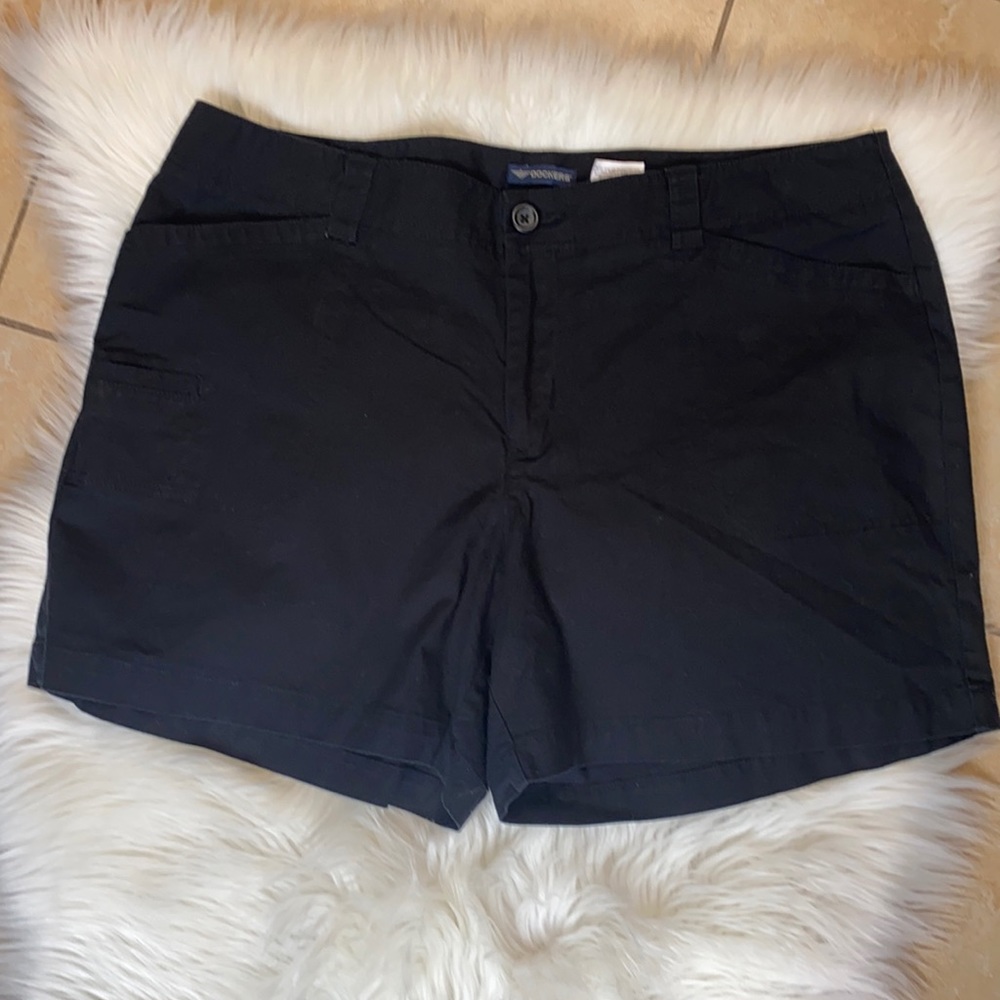 New Dockers Woman’s shorts 16